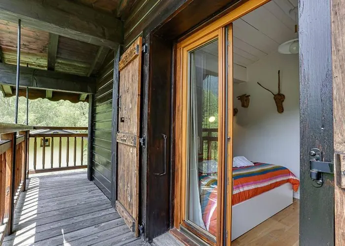 L'ilet Ensoleille /sunny Island Chamonix