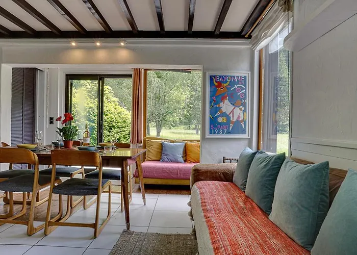 L'ilet Ensoleille /sunny Island *